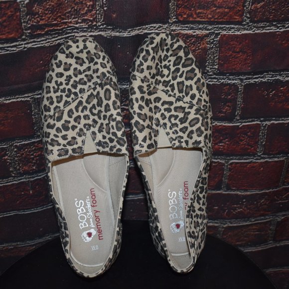 Bob's Leopard Flats Sz. 8 - Picture 2 of 4